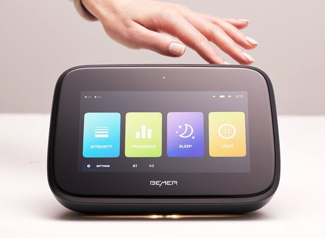 BEMER érintőképernyős vezérlőegység a programválasztó menüvel